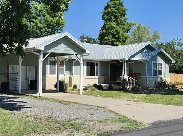 301 Wilson Ave, Poteau, OK 74953