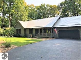10417 Deerpath S, Traverse City, MI 49685