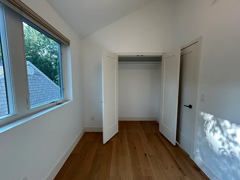 1003 E Washington St — Photo 24