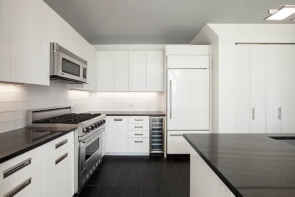 Rented by Sidewalk Realty LLC | media 36