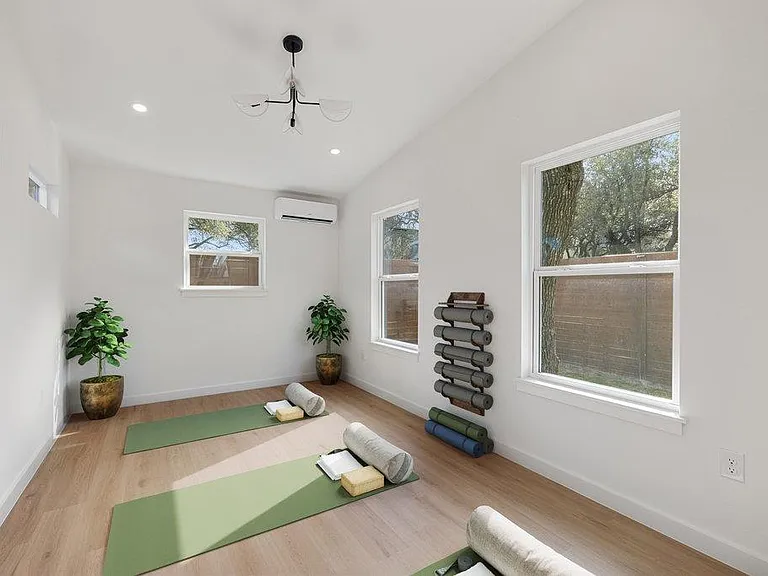 8202 Cache Dr — Photo 29