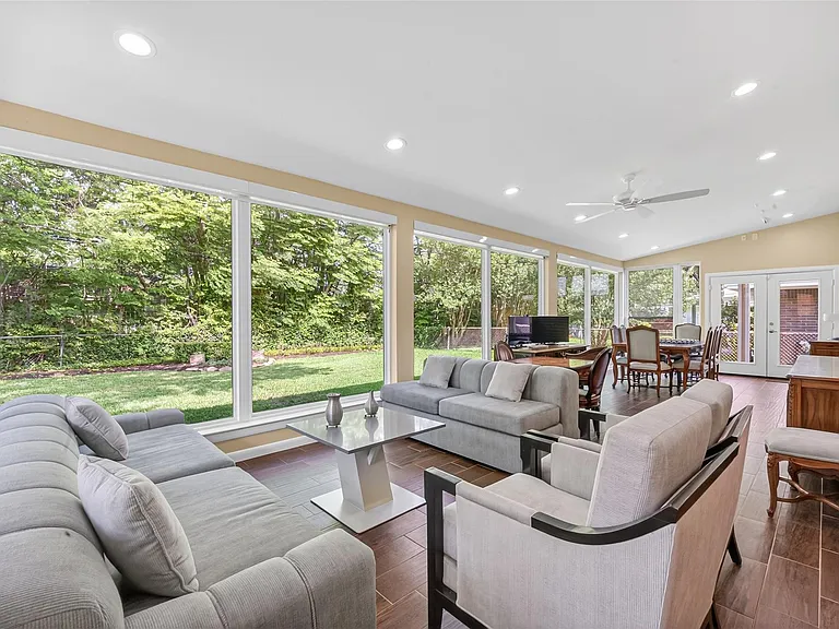 11230 Huggins Dr — Photo 21