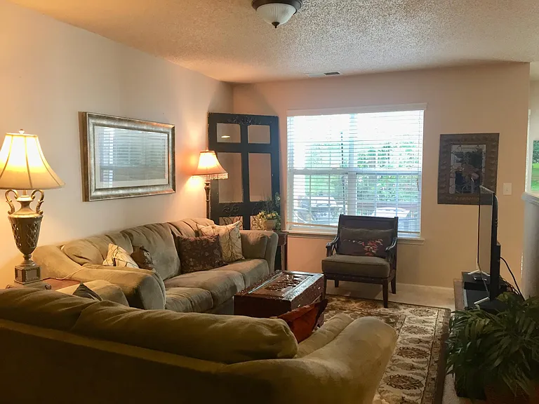 8783 Robinson Forest Dr — Photo 2