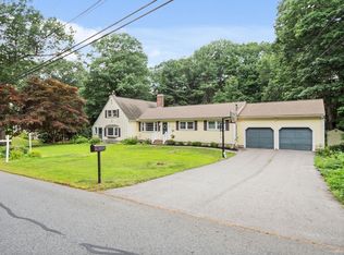23 Abbott Ln, Chelmsford, MA 01824
