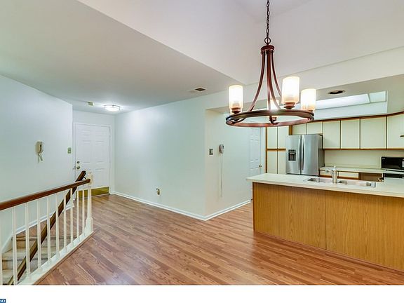3rd image of 4001 Birch Cir #43