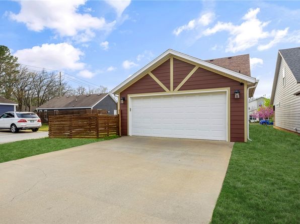 2070 S Florida Way, Fayetteville, AR 72701