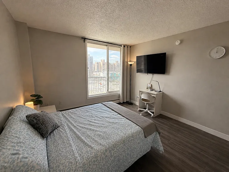 342 15th Ave SW #406 — Photo 8