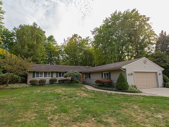 2nd image of 8680 Carriage Hill Dr NE