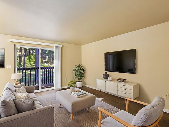 2nd image of 8660 N Columbia Blvd #9-206