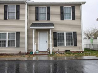 206 14th St APT A, Grottoes, VA 24441