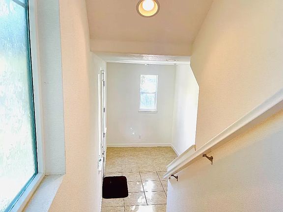 Entrance nook