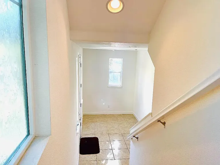 574 San Posadas Ter — Photo 5