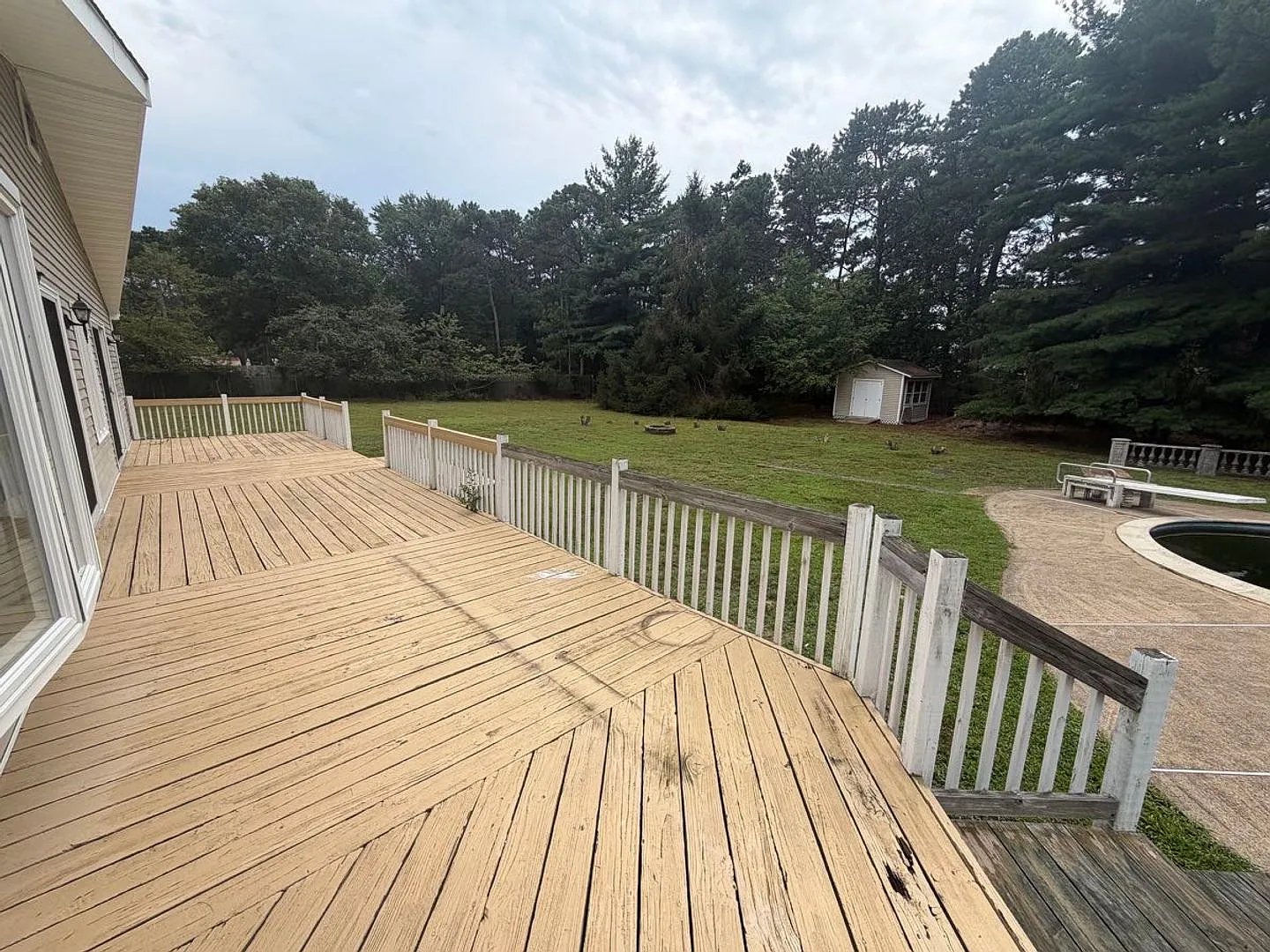 Spacious 3-Bedroom Ranch Home with in ground pool! — Photo 3