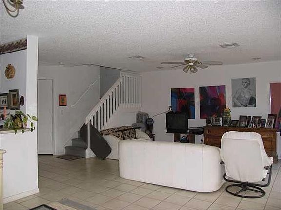 3rd image of 11043 SW 16th Mnr
