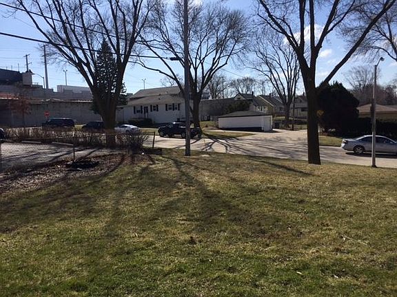 2nd image of 10025 W Bungalow Pkwy