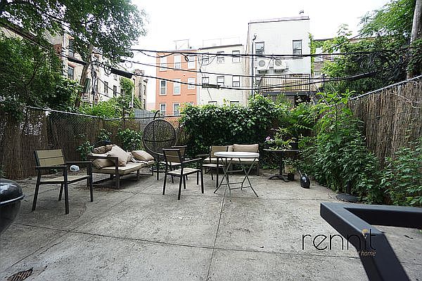 1st image of 688 Jefferson Ave #1R