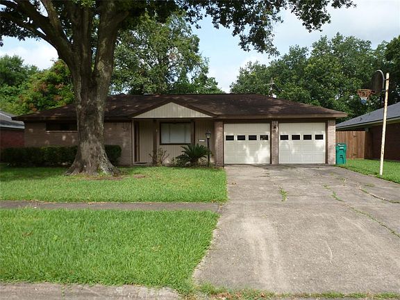 2nd image of 2104 Locklaine Dr