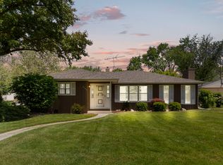 2300 Grouse Ln, Rolling Meadows, IL 60008