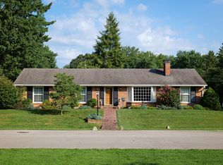 1513 Applewood Ln, Graymoor Devondale, KY 40222