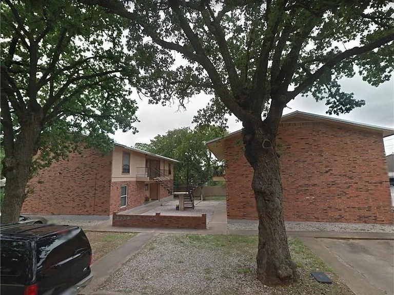 210 N Vanderveer St #7 — Photo 2