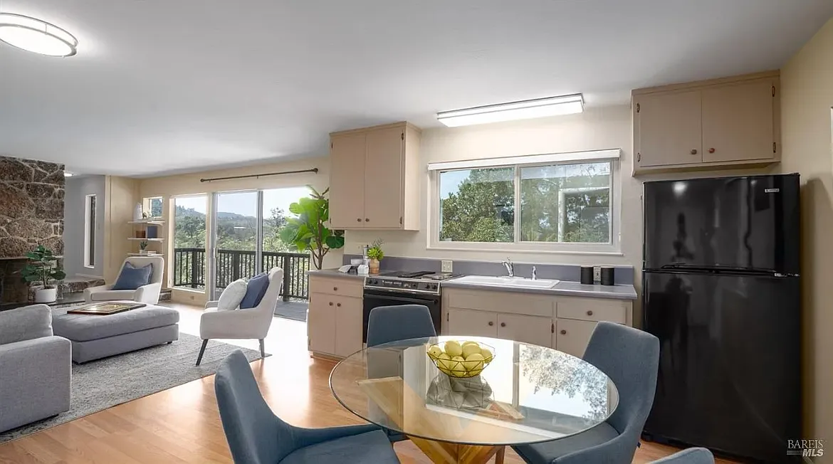 1 bed, 1100 sqft, $3,000 — Photo 3