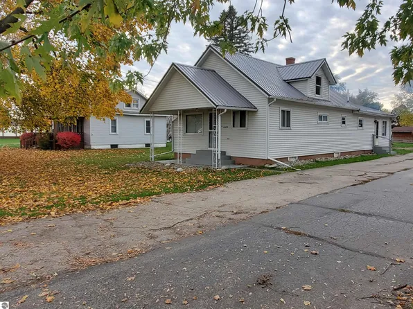 6189 Pingree Rd, Elwell, MI 48832