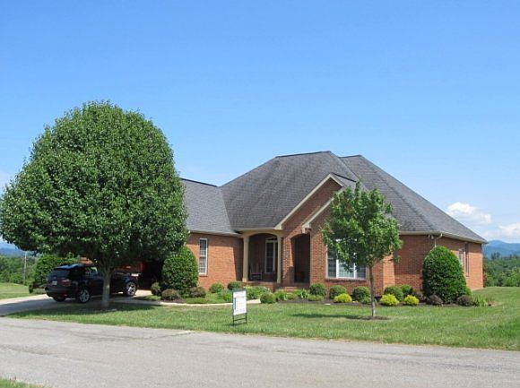 1st image of 120 Golf Villa Dr