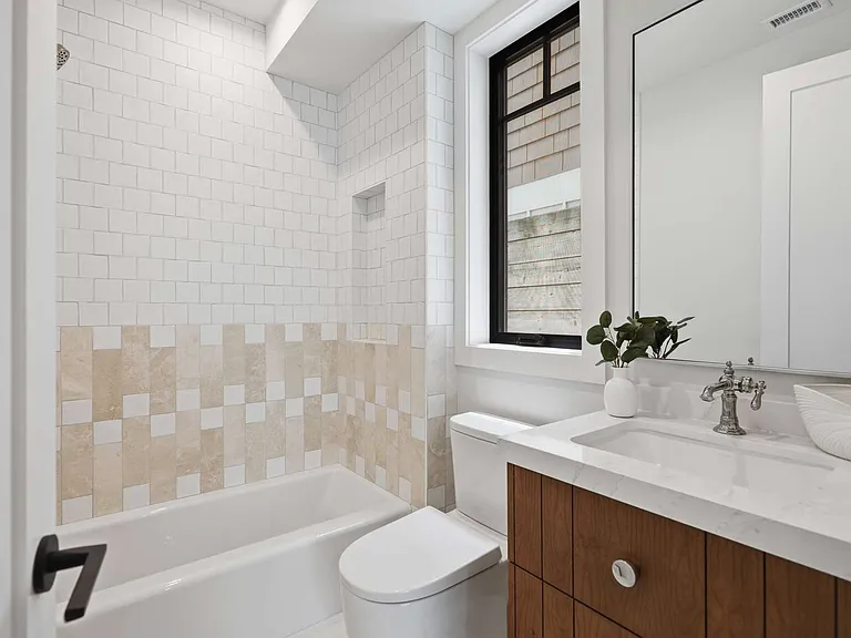 845 G Ave — Photo 11