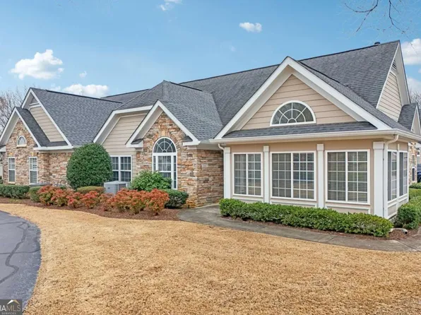 2607 Village Ln, Roswell, GA 30075