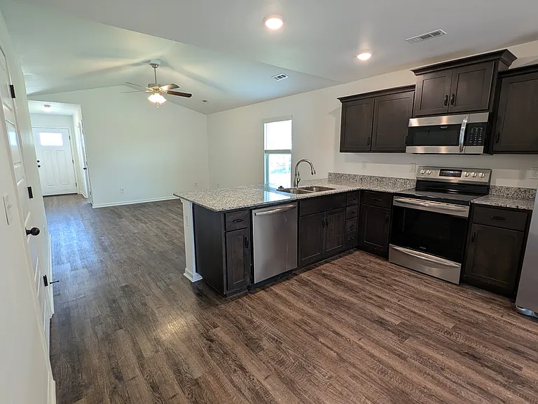 720 Short Leaf Ln — Photo 10