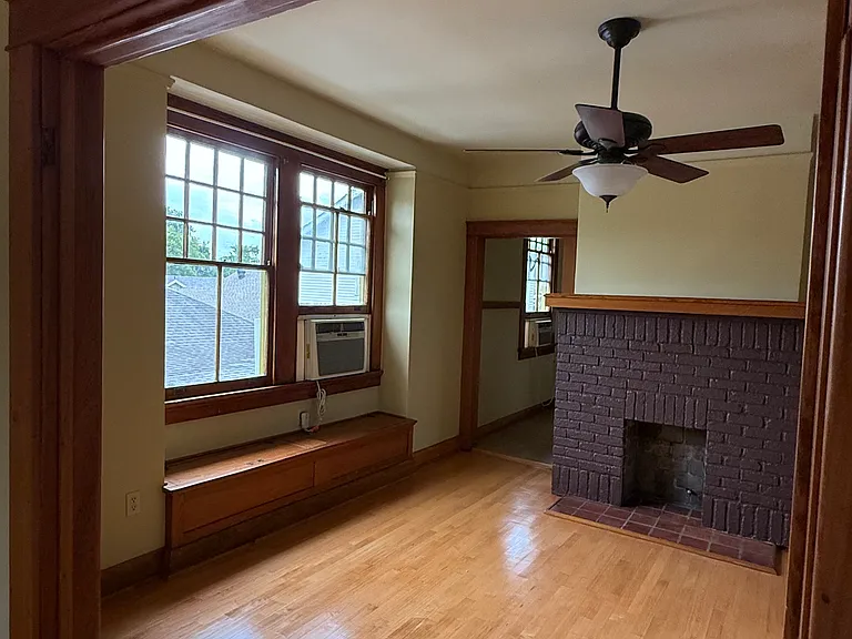 2225 Dante St — Photo 14