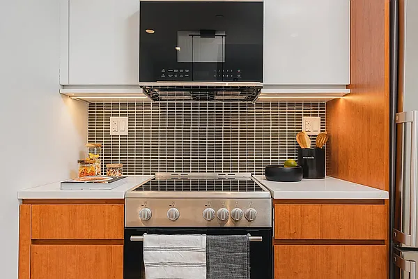 Rented by JCS Realty Group LLC | media 28