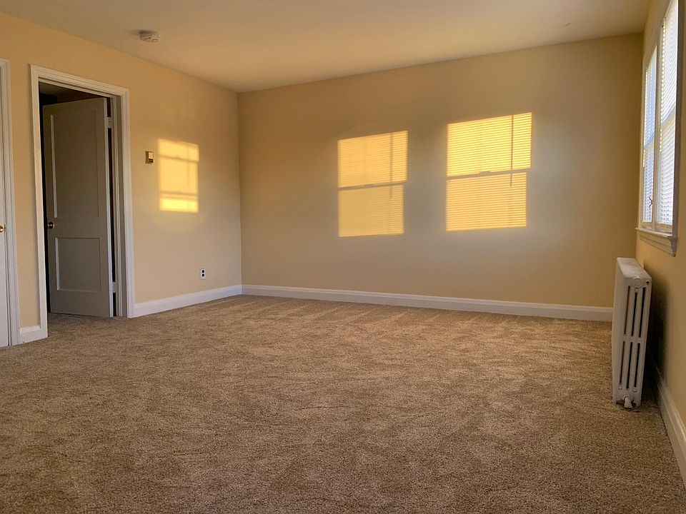 2nd image of 2818 Clearview Ave Floor 1