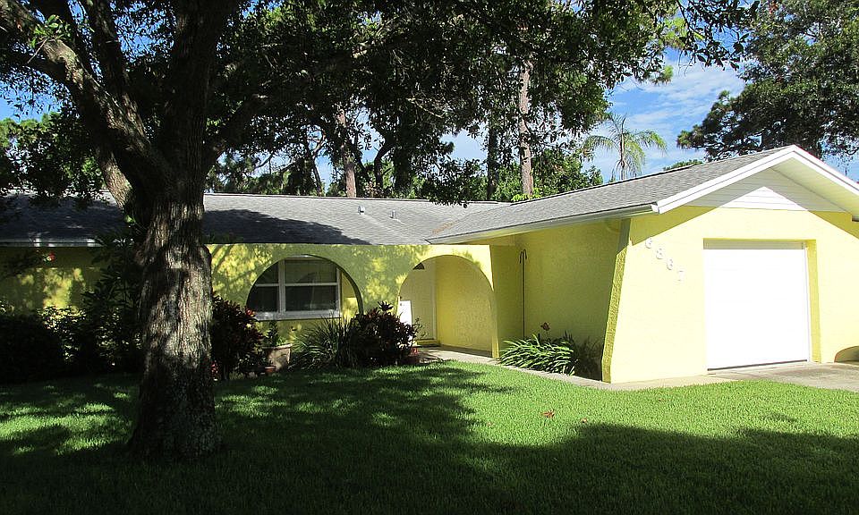 1st image of 6867 Circlecreek Dr