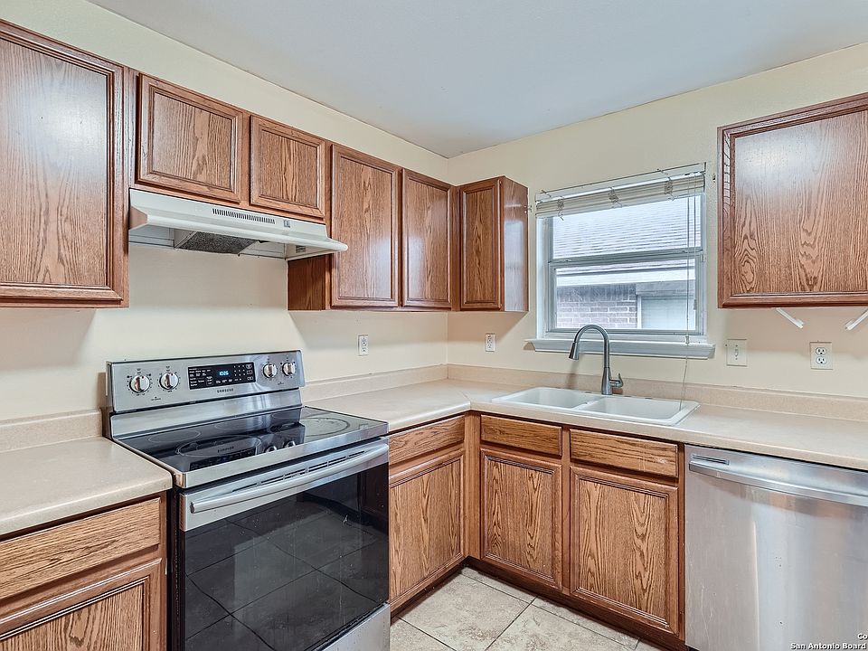 1st image of 10718 S SHAENRIDGE