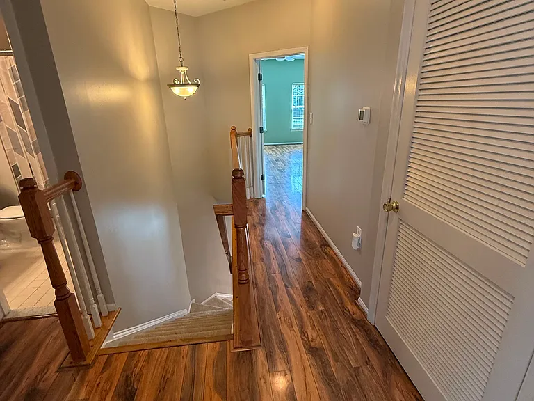 9504 Walker Way — Photo 10