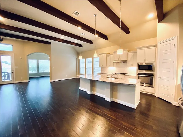 821 Richardson Ln — Photo 11