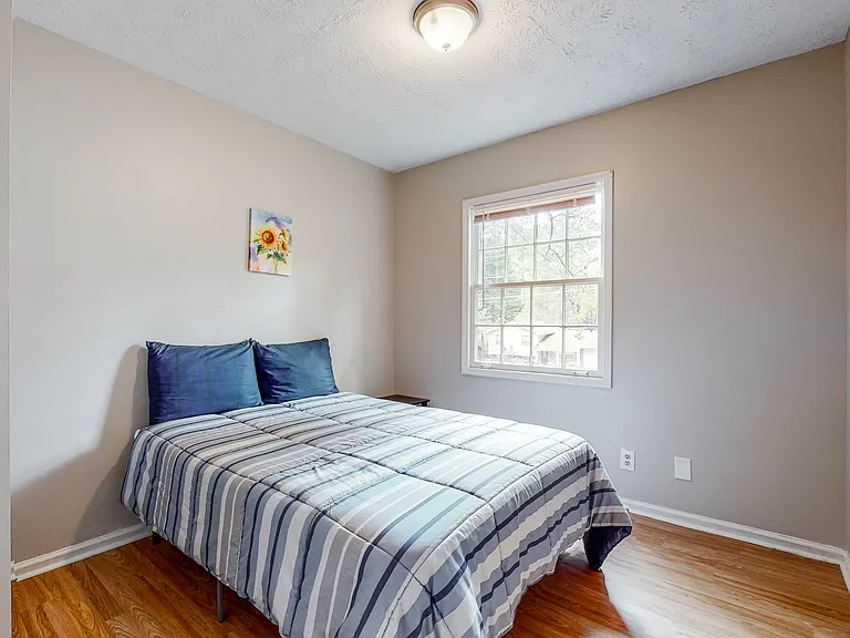 Sparta Dr — Photo 2