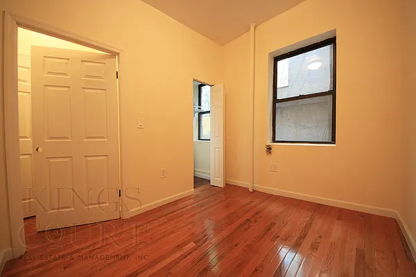 Rented by Kings Court Real Estate | media 2