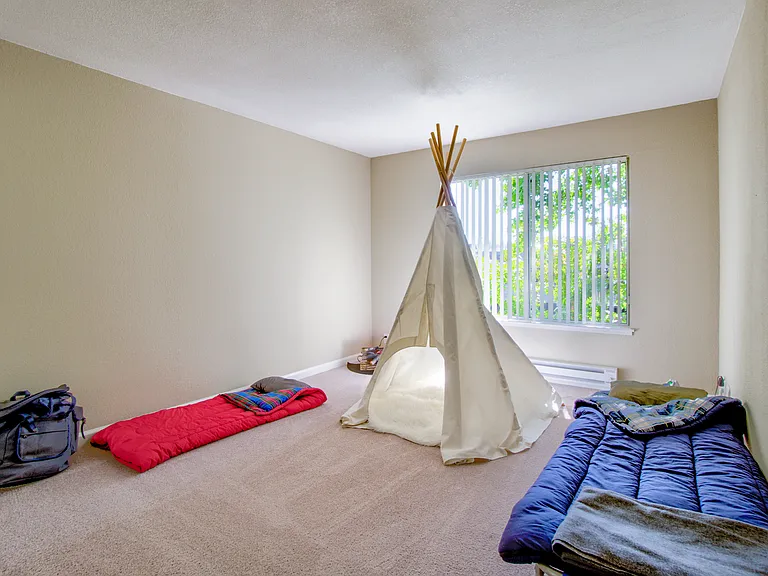 Orchard Glen — Photo 17