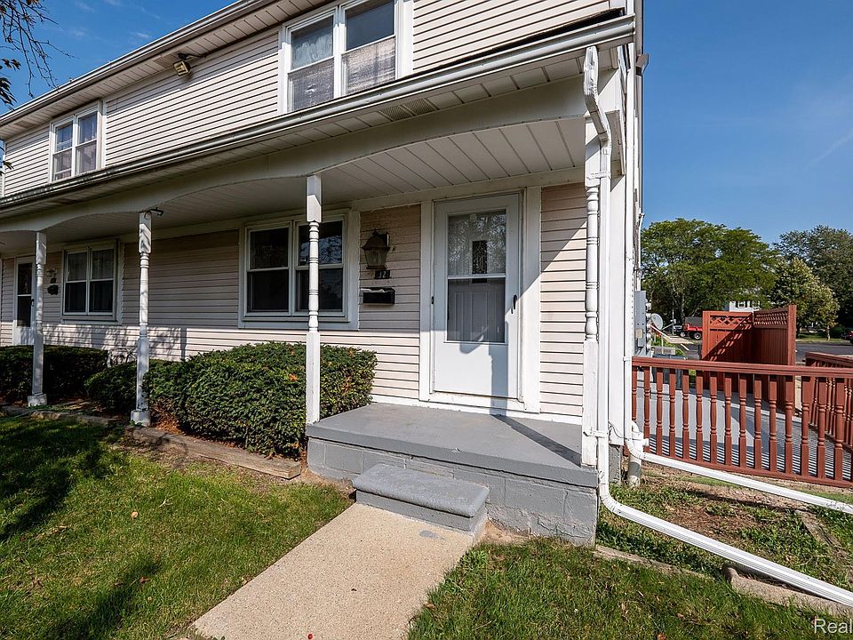 1st image of 32 Greenwoode Ln #96