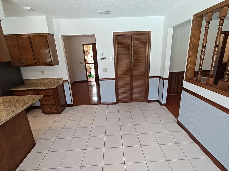 2295 Foxwood Dr — Photo 13