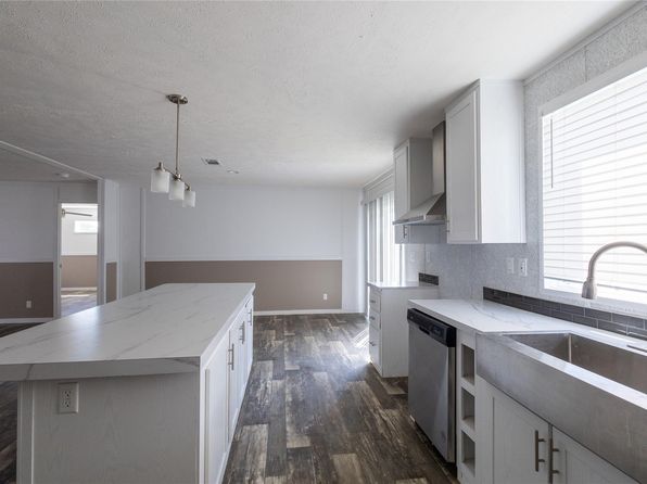 201 Luna Ct, Dale, TX 78616