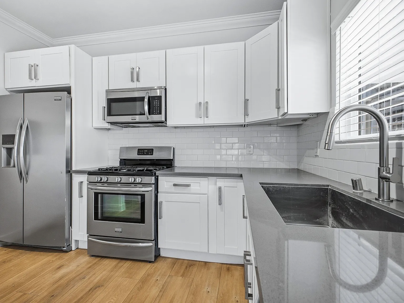 2 bed, $2,745 — Photo 2