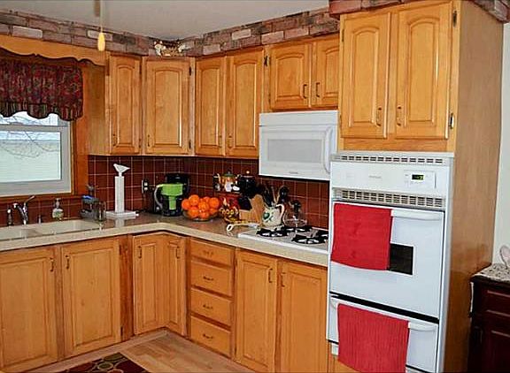 2nd image of 35 Jamaica Ln