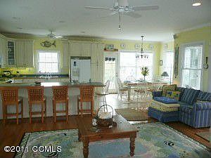5th image of 1811 Shepard St