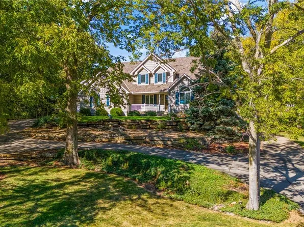 18106 Hidden Valley Rd, Independence, MO 64057