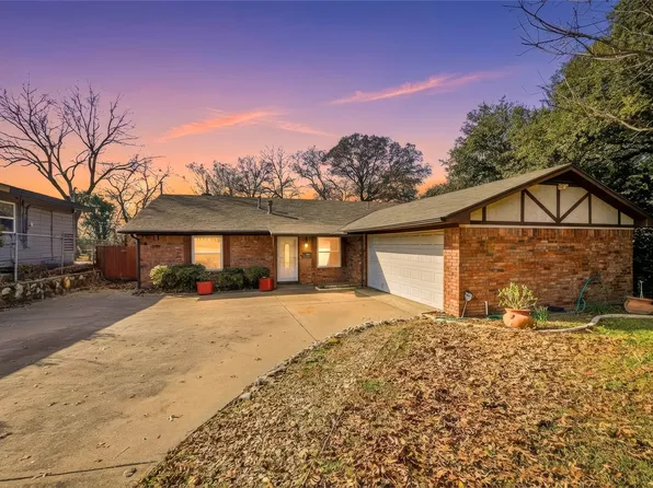 3920 Sanguinet St, Fort Worth, TX 76107