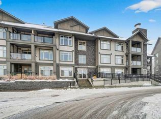 25 E Aspenmont Hts SW #201, Calgary, AB T3H0E4