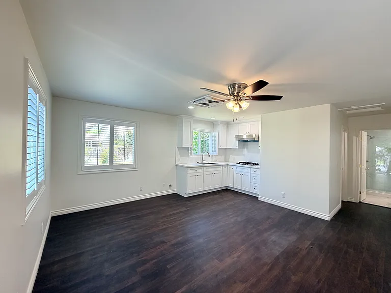 1009 Fairview Dr #A — Photo 2